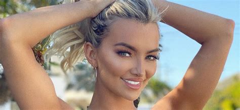 lindsey pelas mega